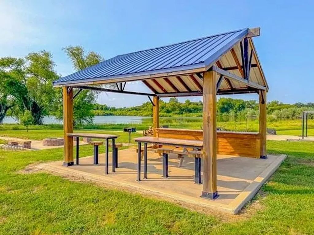 5098 Waterfront Road, Kerens