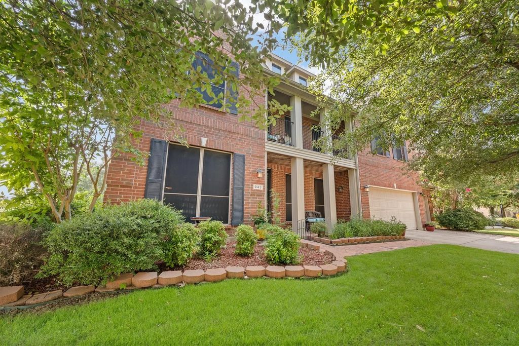 943 Monticello Drive, Burleson