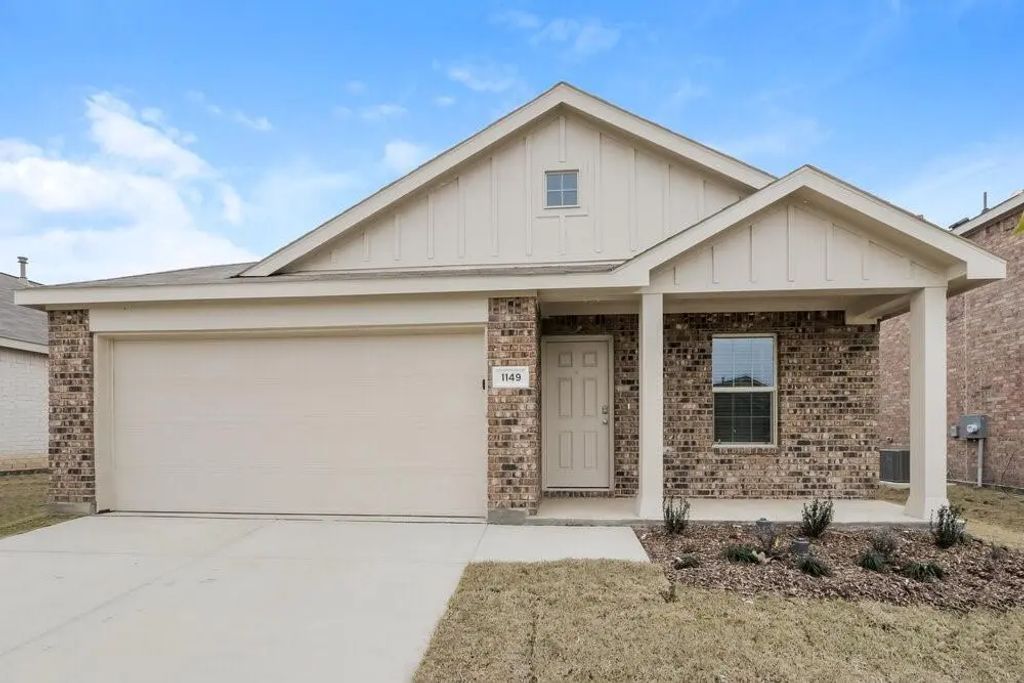 1149 Crestview Drive, Hutchins