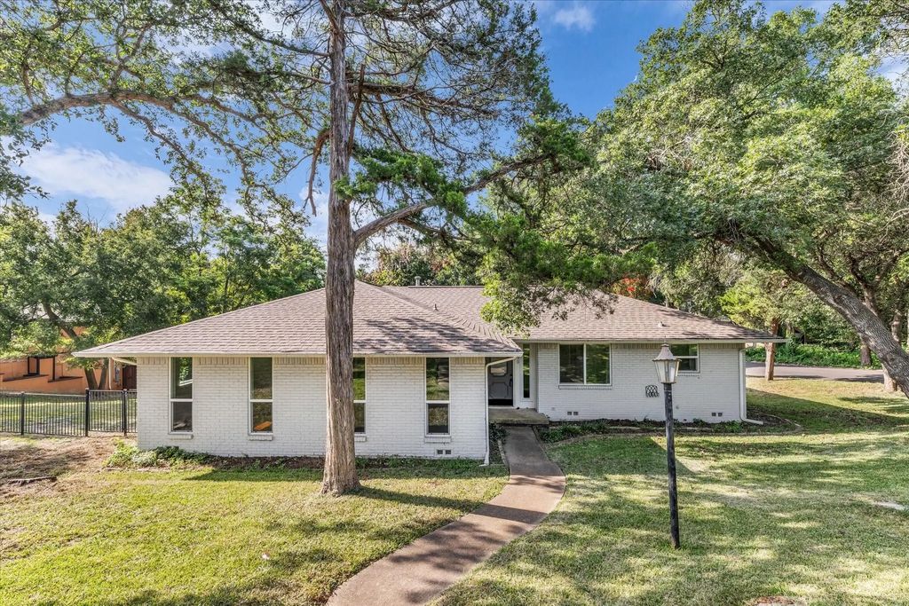 9730 Timberview Drive, Woodway