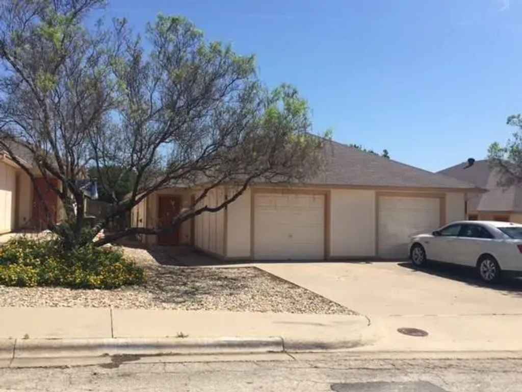 1424 Walters Drive, Granbury