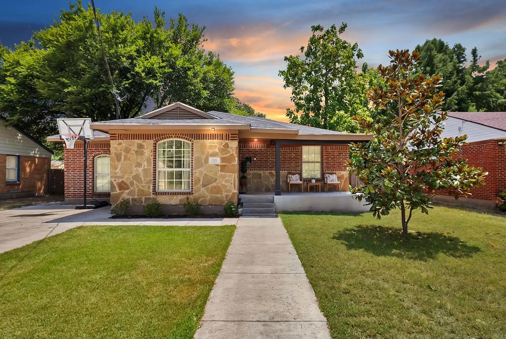 1102 Ash Street, Irving