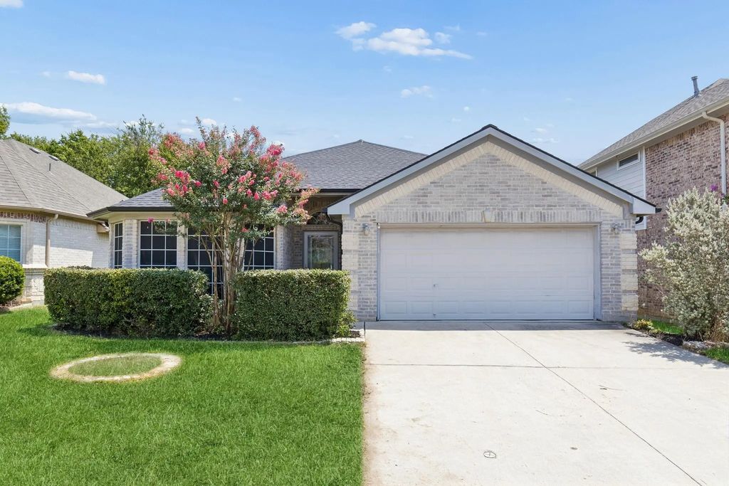 8624 Corral Circle, Fort Worth
