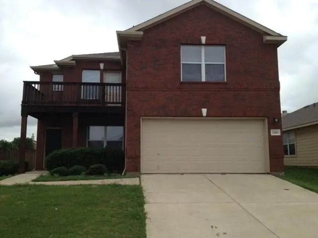 1101 Mustang Ridge Drive, Fort Worth