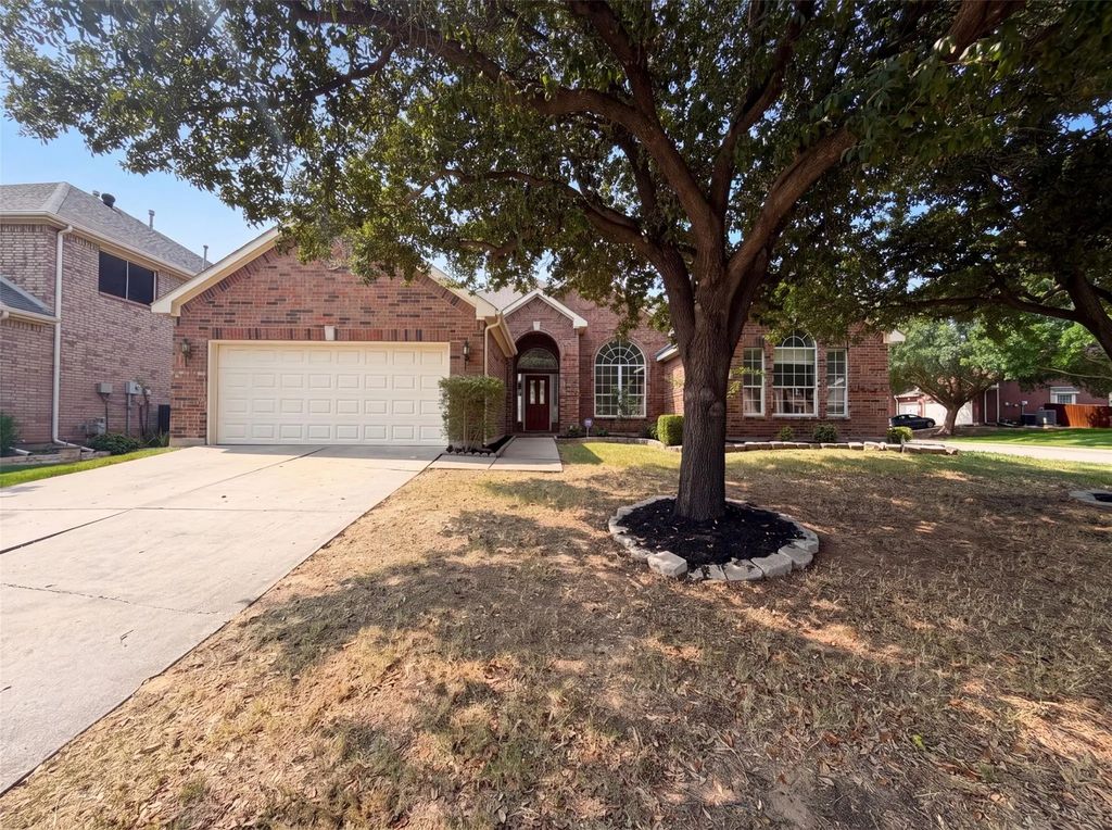 1221 Old Oak Trail, Flower Mound