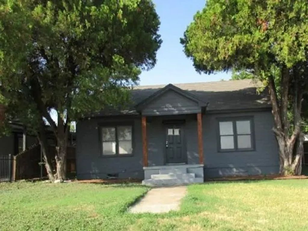 2734 Burchill Road, Fort Worth