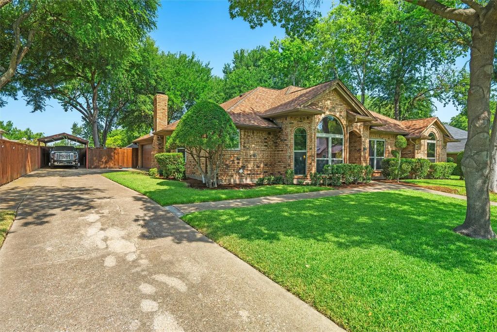 3704 Dahlia Drive, Grand Prairie