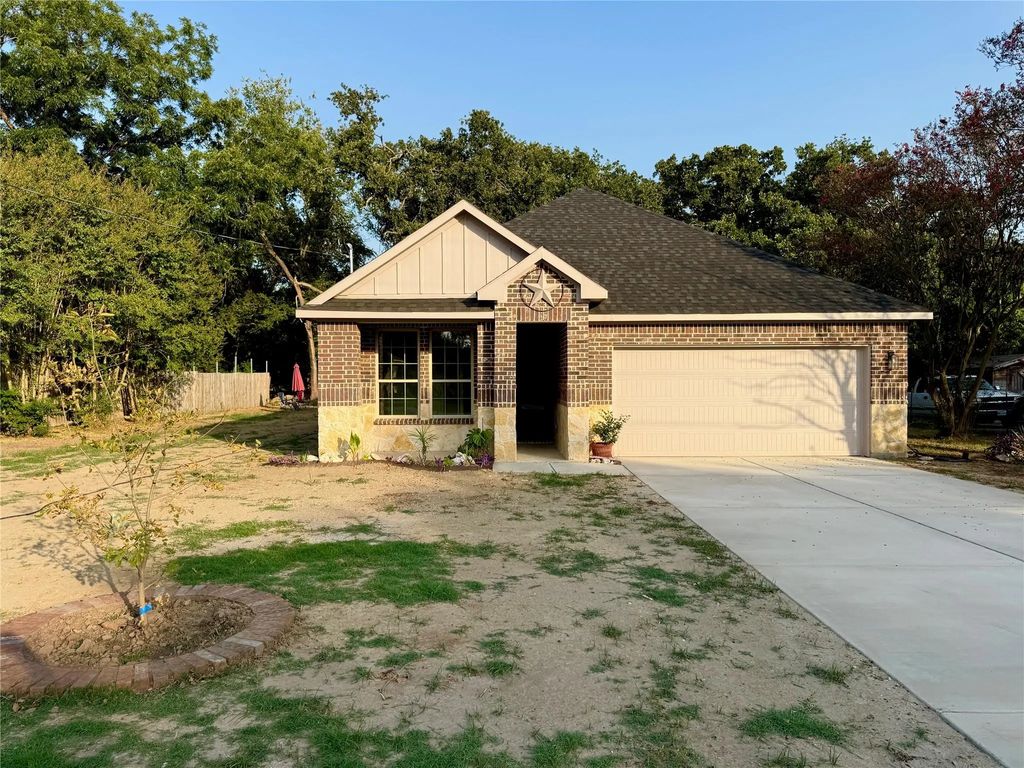1093 Oak Ridge Drive, Oak Ridge