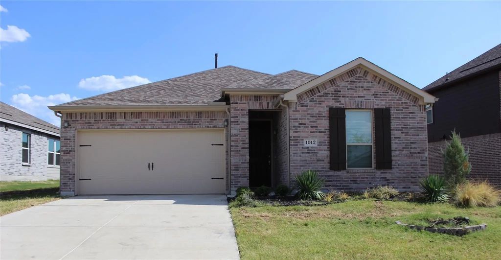 1012 West Drive, Aubrey