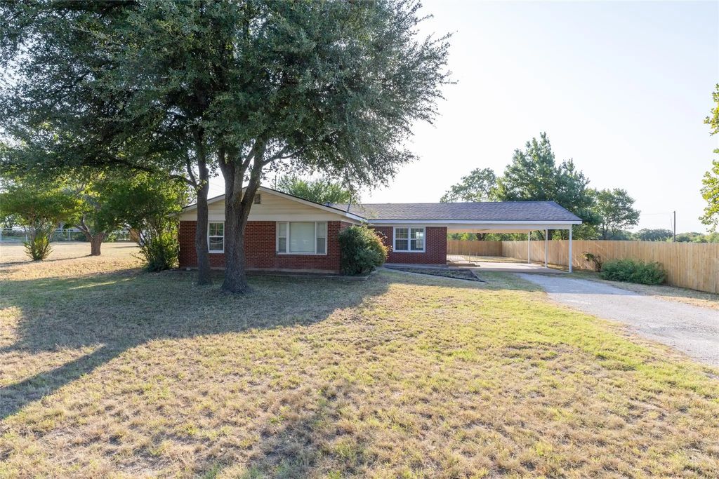 821 Cherry Lane, Clyde
