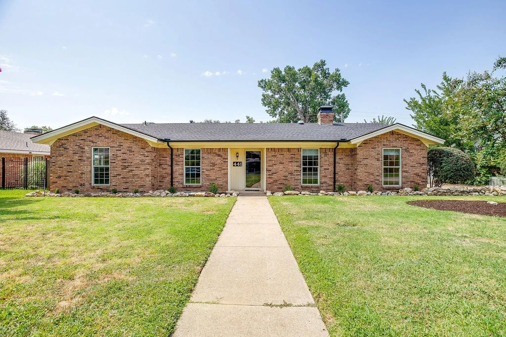 441 W Pleasantview Drive, Hurst