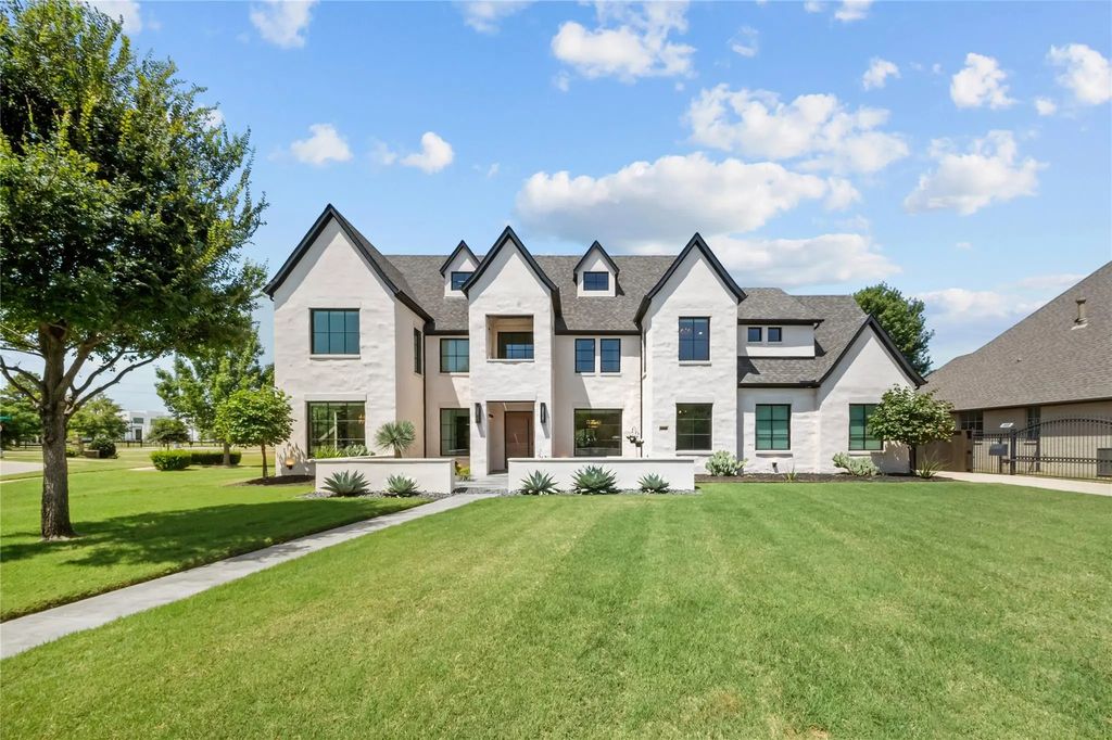 2400 Oak Bend Court, Southlake