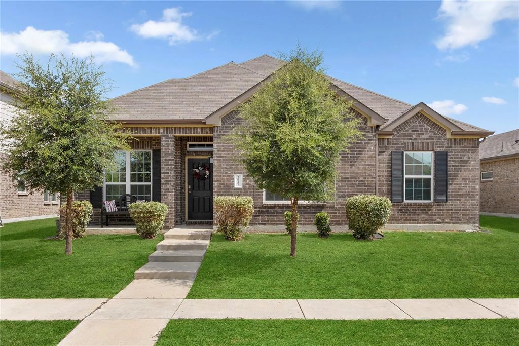 2057 Buttonwood Street, Lancaster