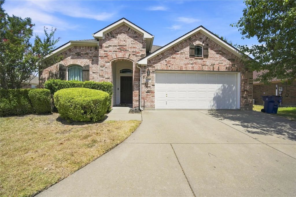 106 Fallen Rock Drive, Waxahachie