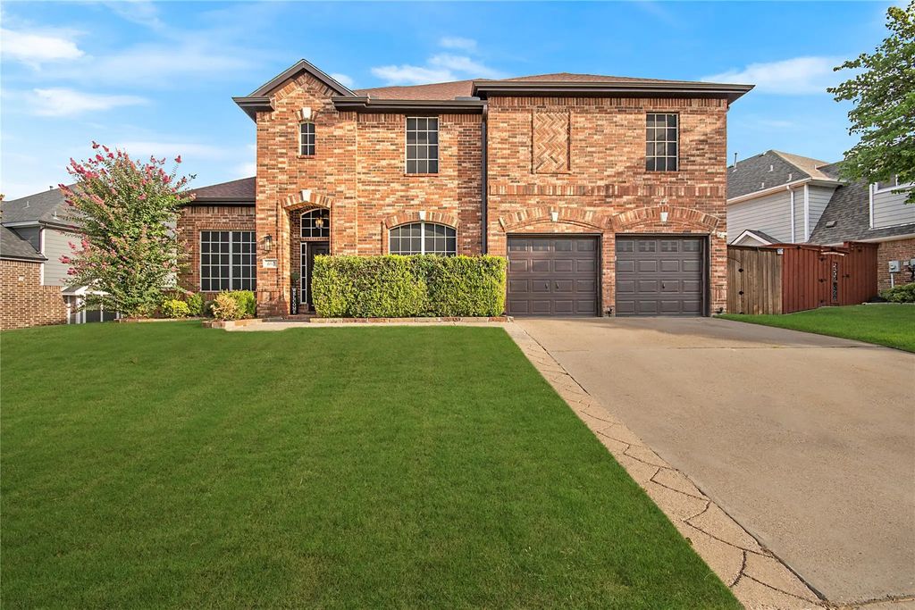 663 E Sandra Lane, Grand Prairie