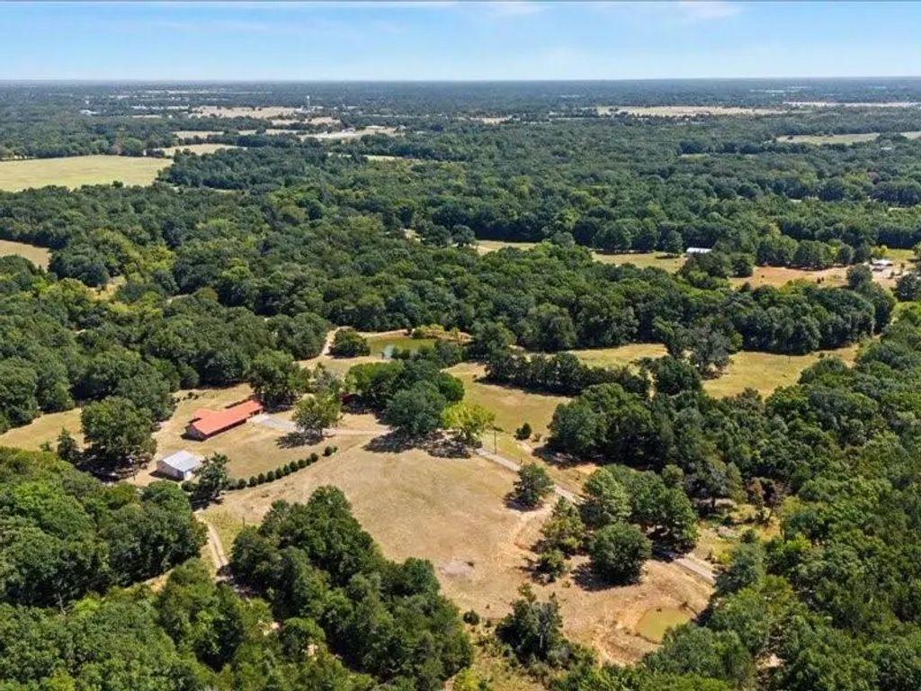 1816 County Road 2040, Ravenna