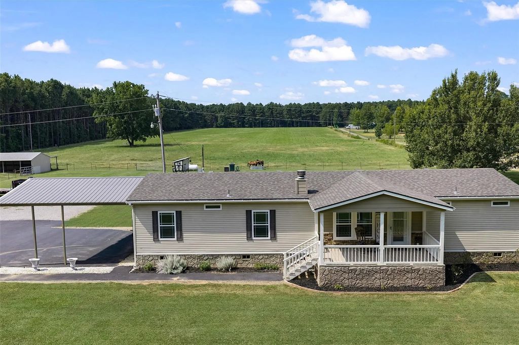 1420 Dement Road, Doyline
