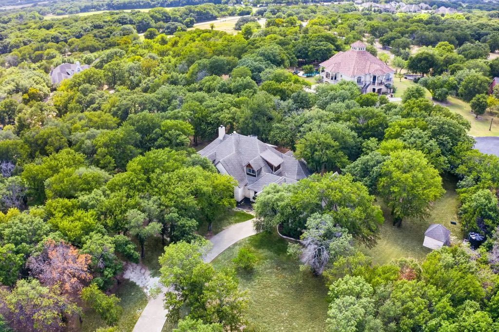 4404 Aledo Oaks Court, Fort Worth