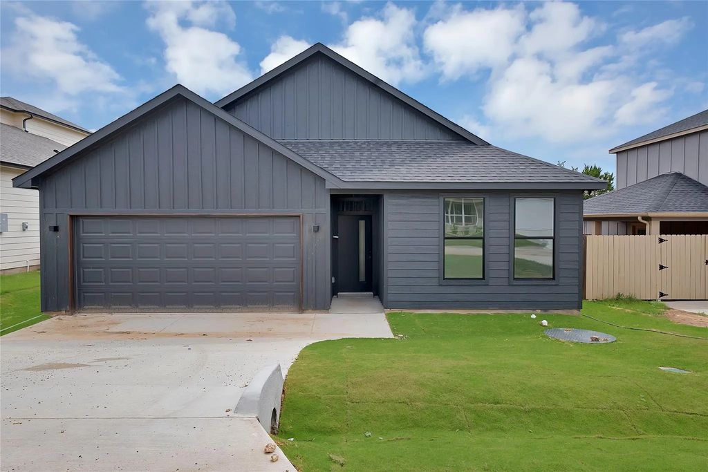 5700 Barkridge Drive, Granbury