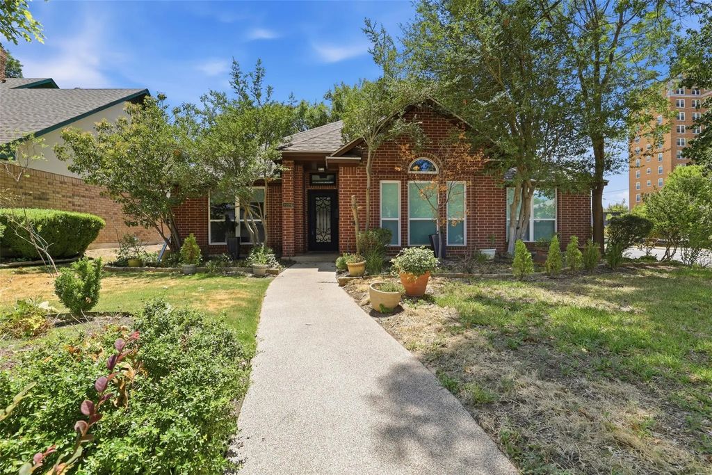 2229 Weatherbee Street, Fort Worth