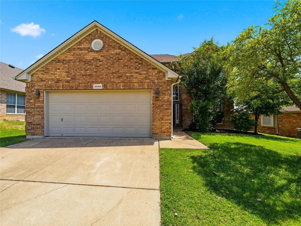 4844 Jodi Drive, Fort Worth