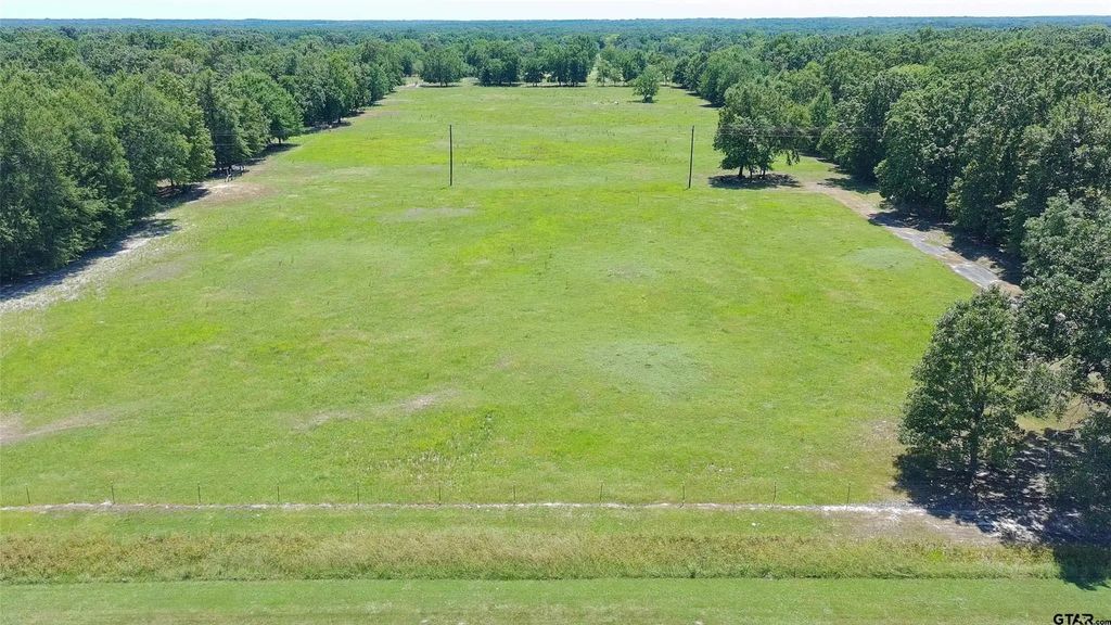 2406 E Fm 71, Mount Pleasant