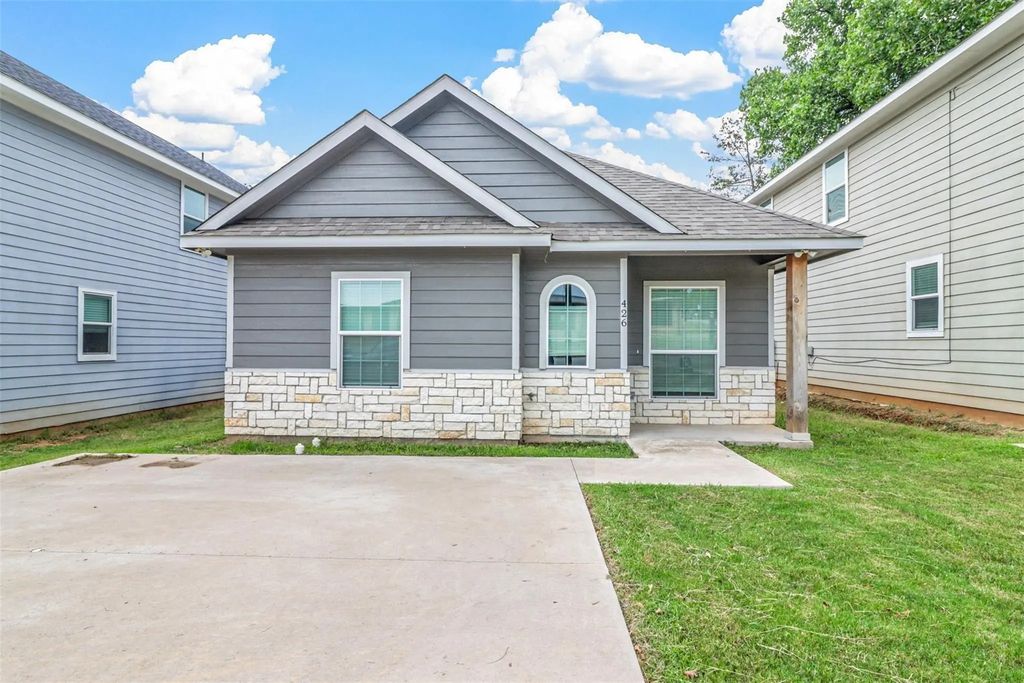 426 W Coffin Street, Denison