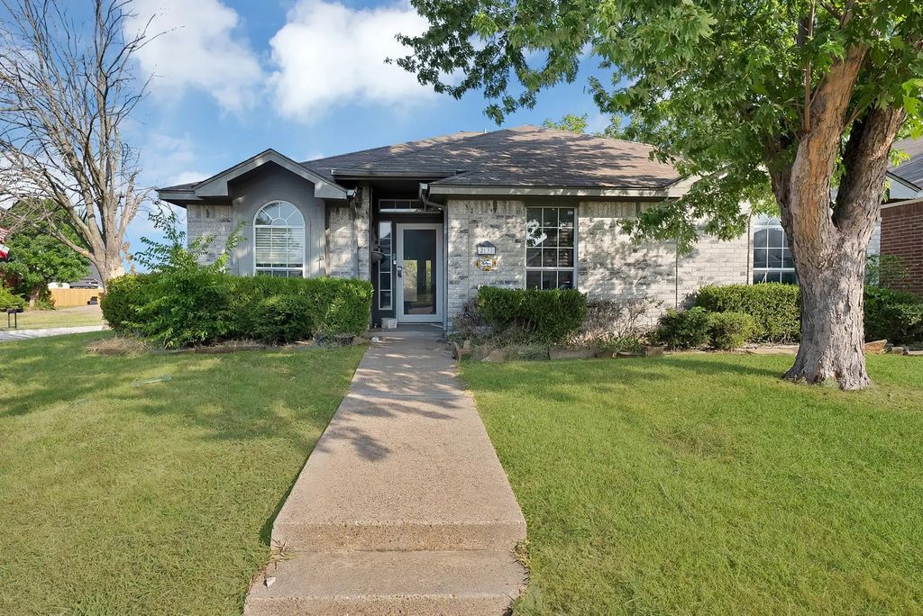 2137 Emerald Oaks, Mesquite