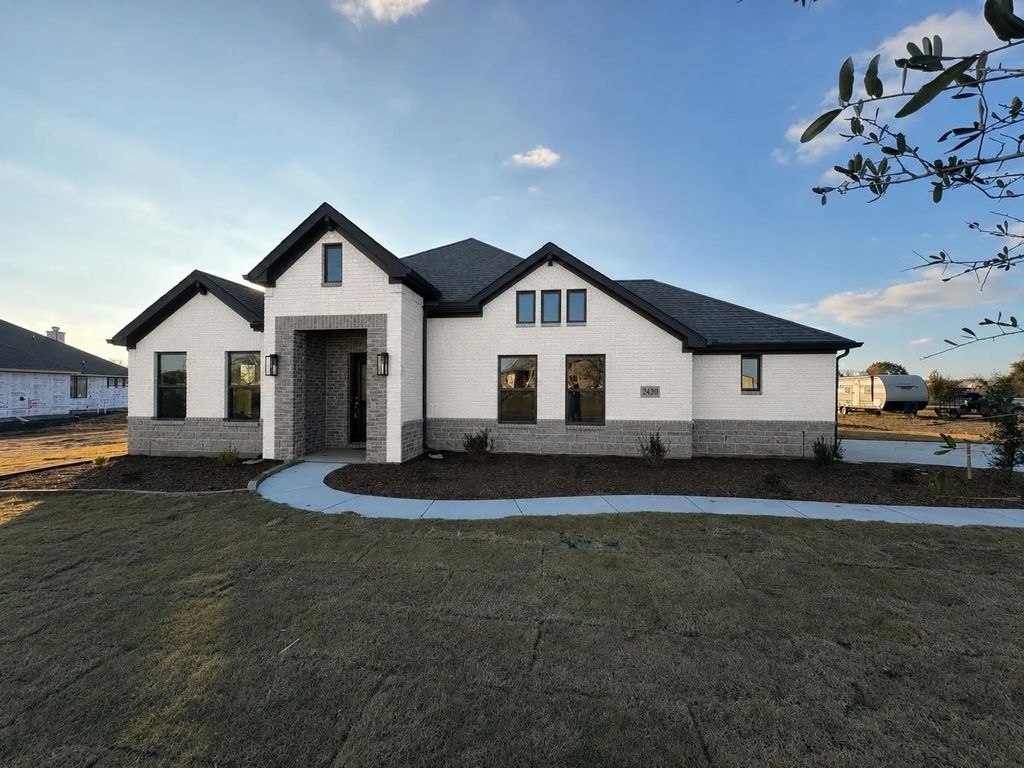 7015 Lilly Lane, Sanger