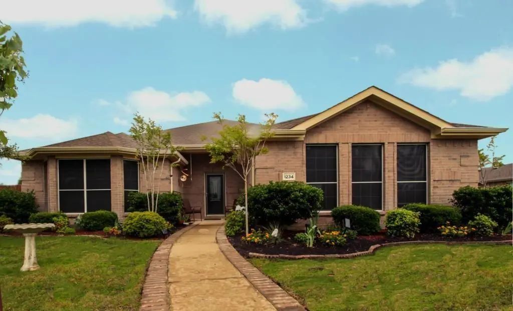 1234 Iowa Road, Murphy