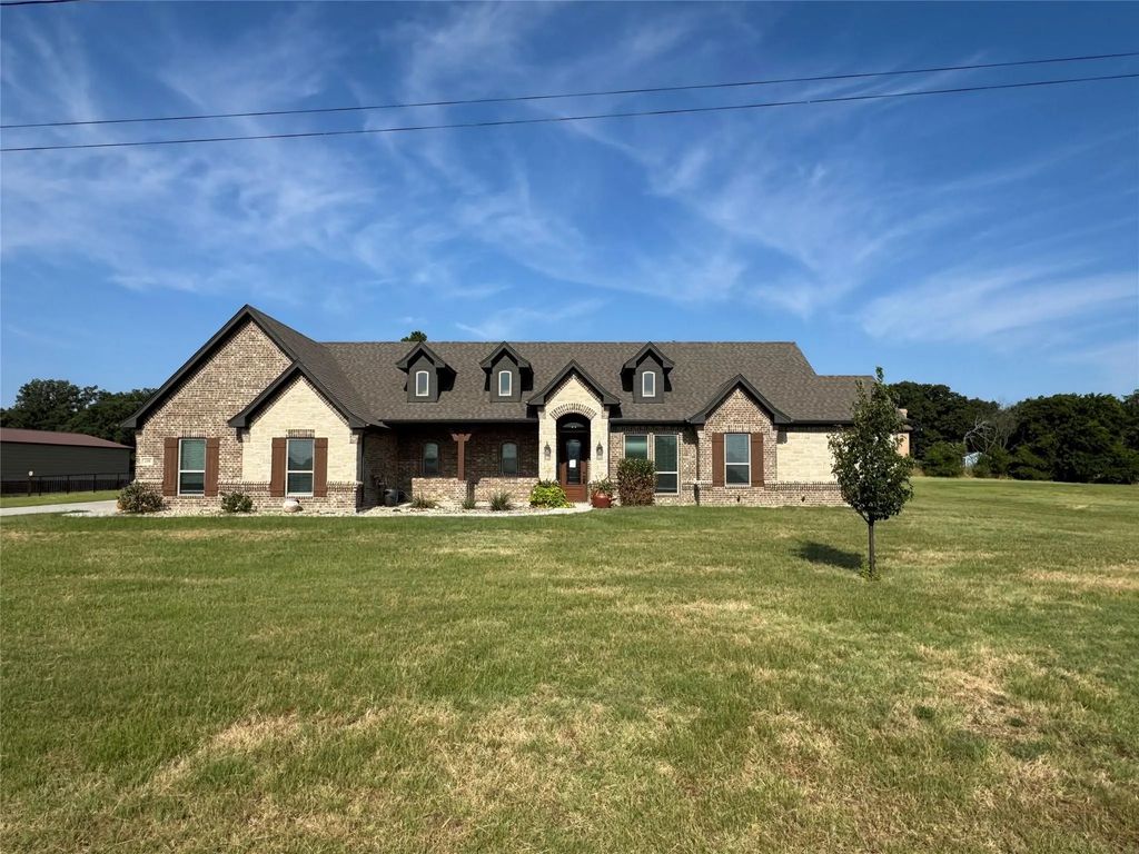499 Christian Way, Azle
