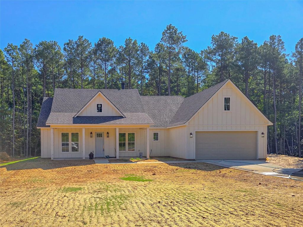 823 Fuller Cemetery Road, Minden