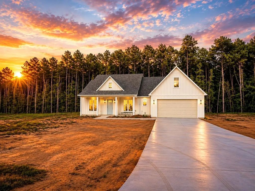 823 Fuller Cemetery Road, Minden