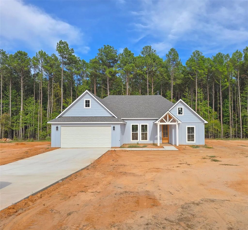803 Fuller Cemetery Road, Minden