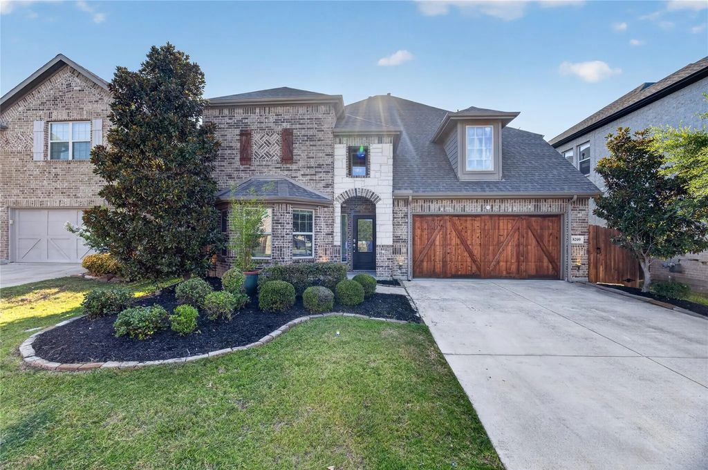 8209 Spruce Meadows Drive, Fort Worth