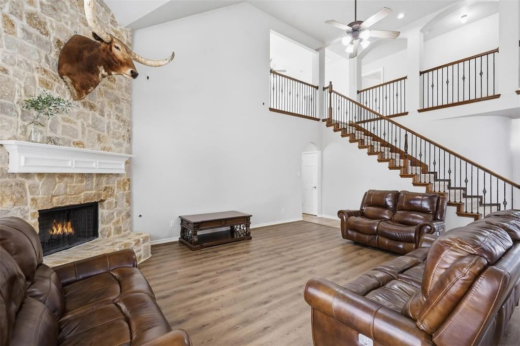 424 High Desert Drive, Fort Worth