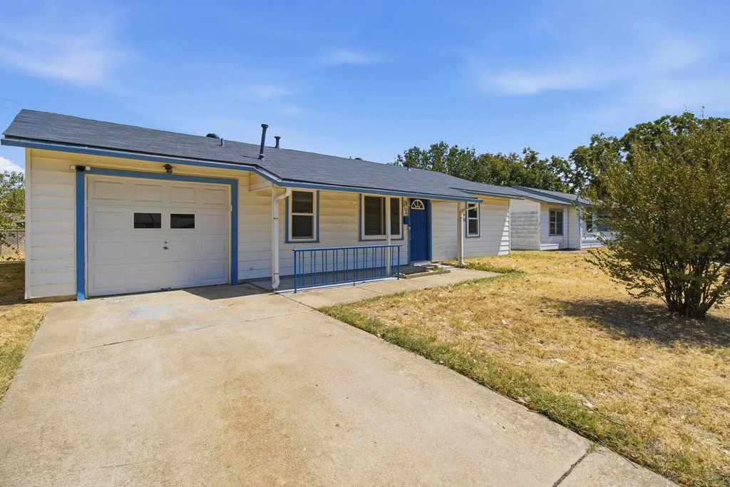 804 Aransas Drive, Euless