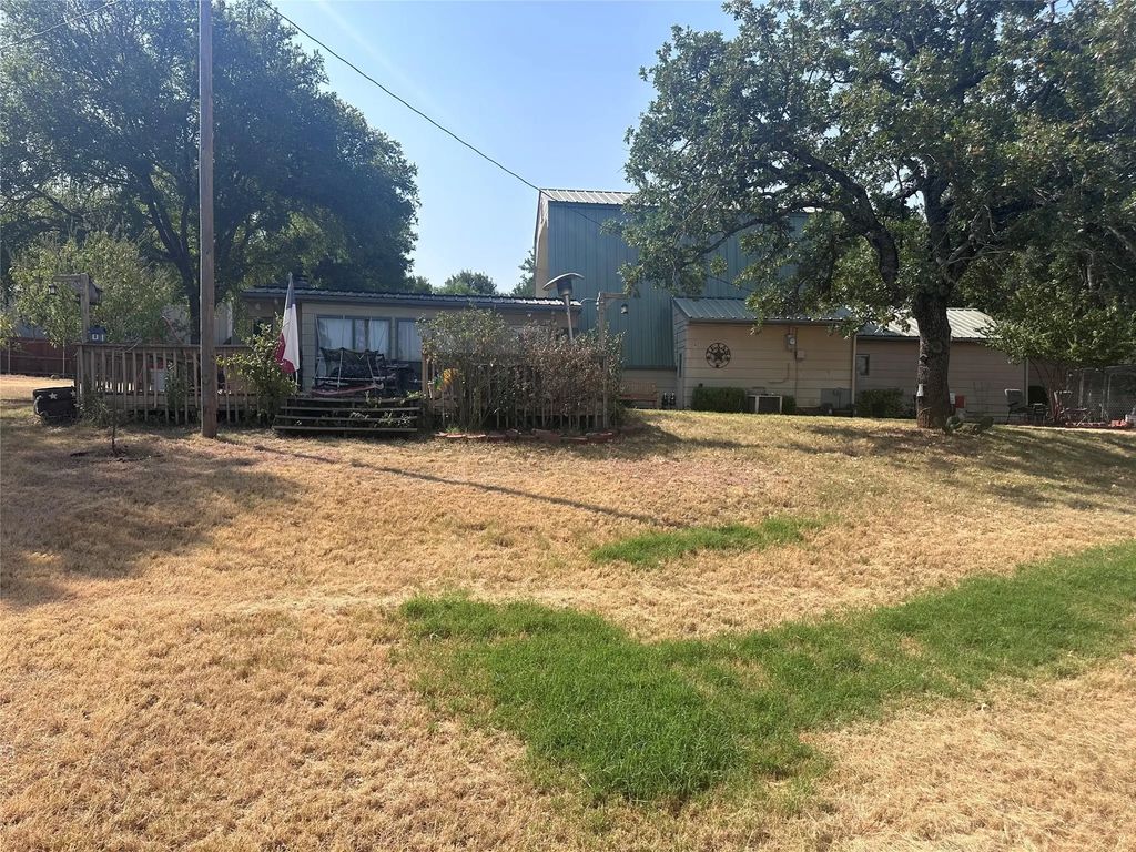 2709 Sky Harbour Drive, Granbury