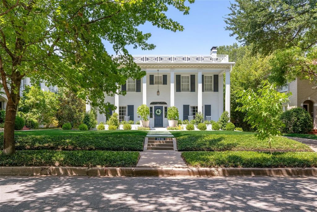 2036 Windsor Place, Fort Worth