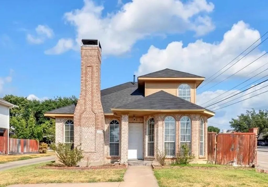 2200 Meadowstone Drive, Carrollton