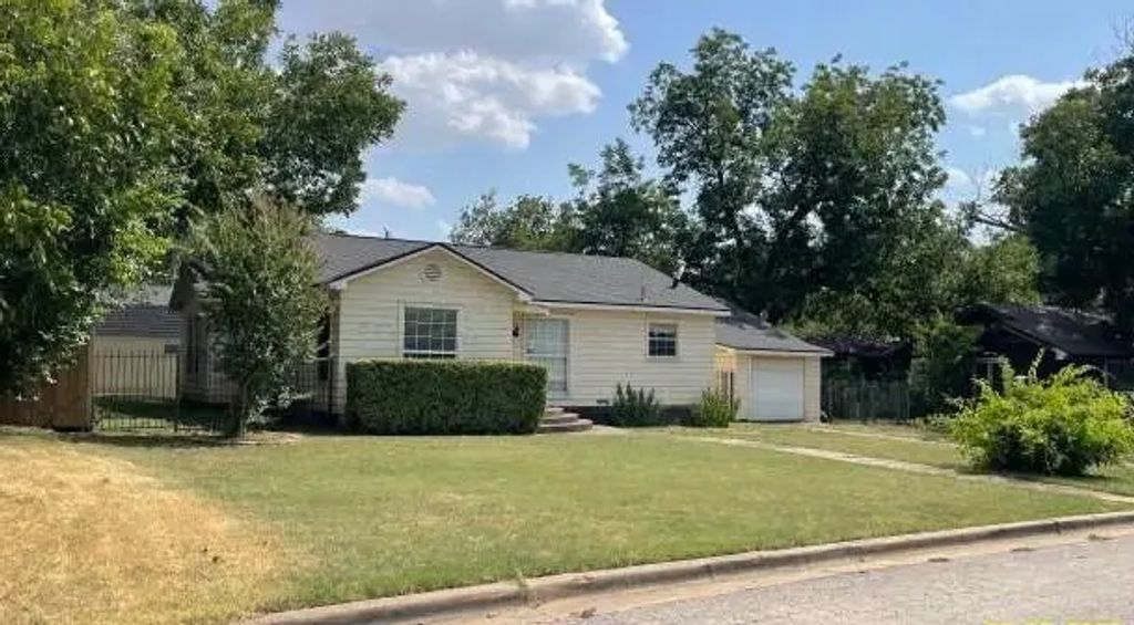 2332 Glencrest Drive, Fort Worth