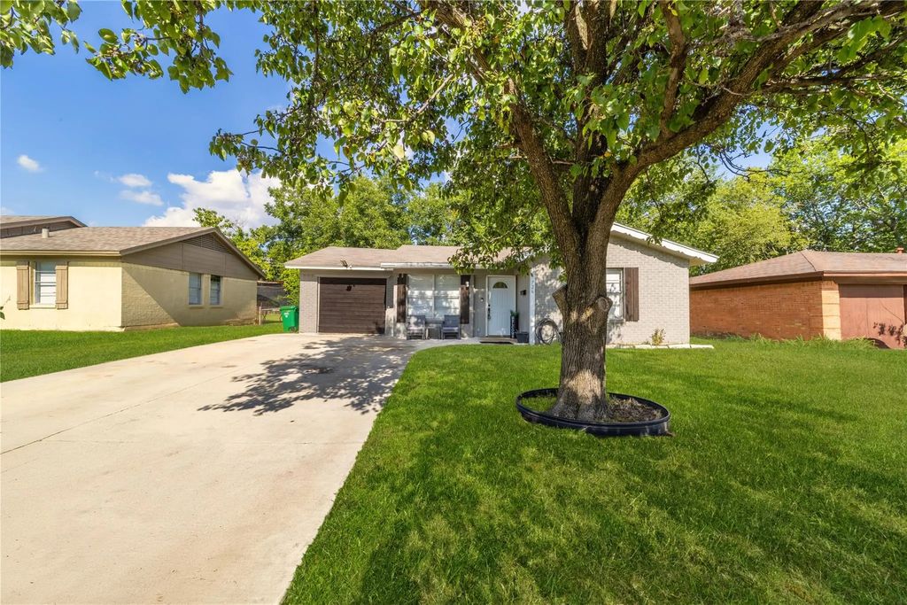 726 Royal Crest, Mesquite