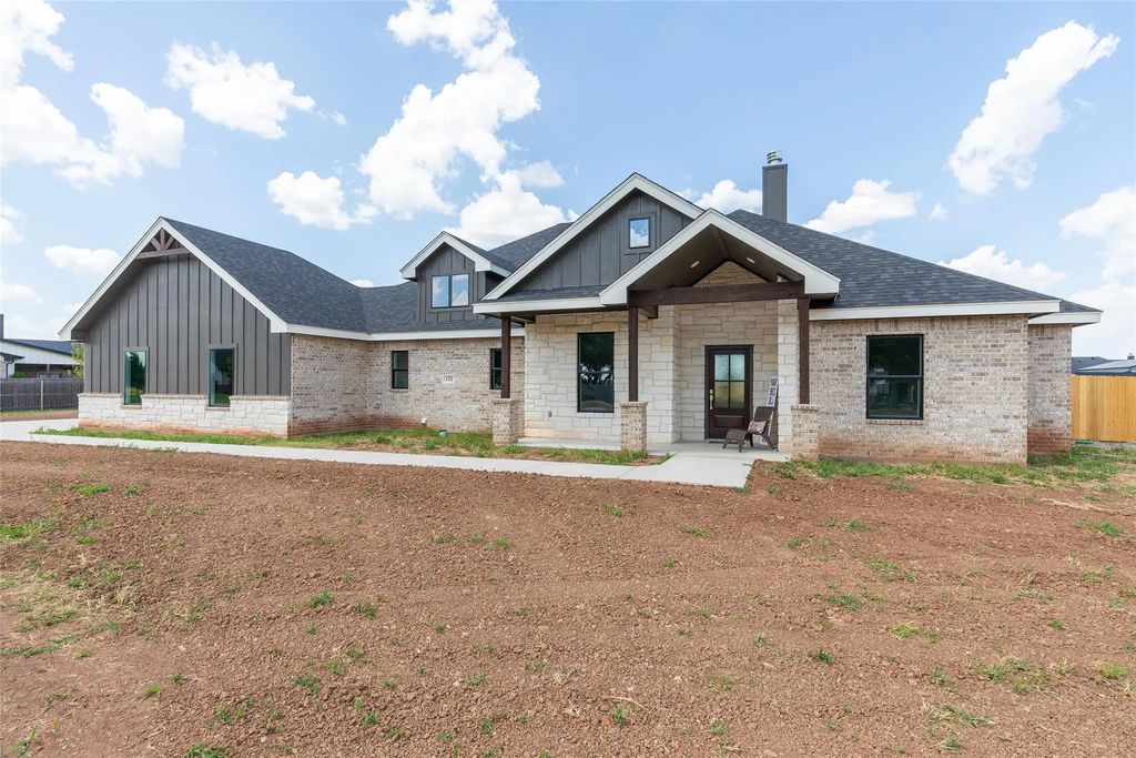 132 Blazing Wind Trail, Ovalo