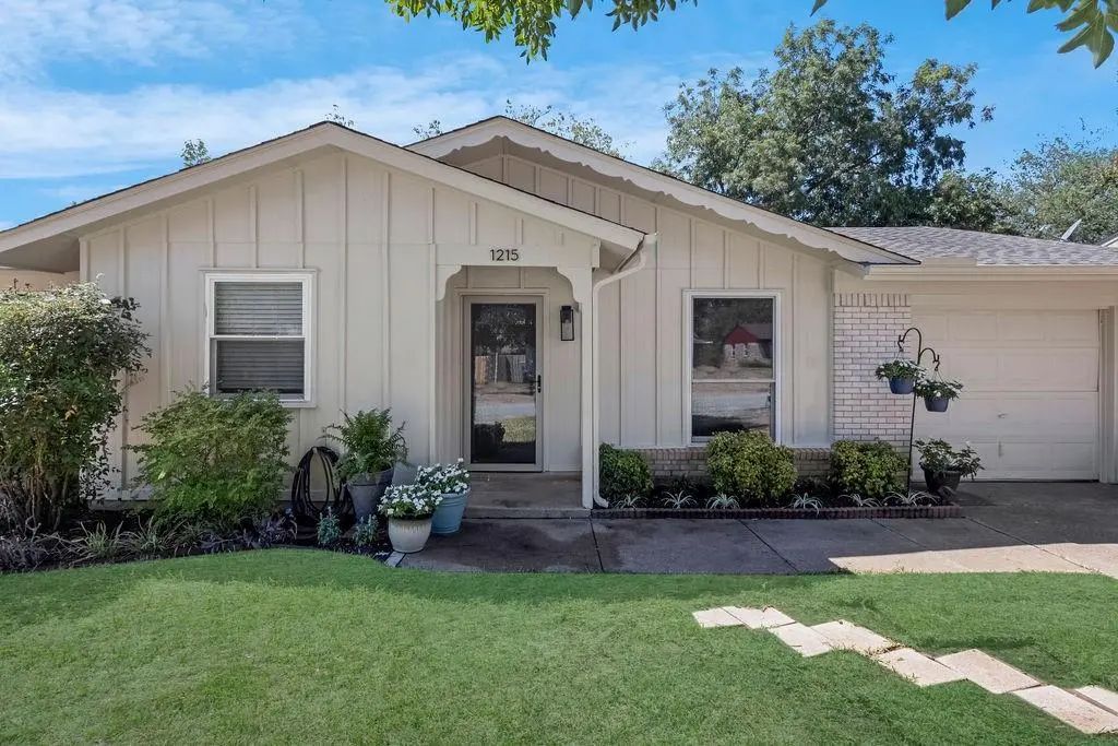 1215 Aransas Drive, Euless