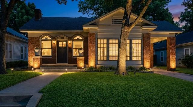 826 Cedar Hill Avenue, Dallas