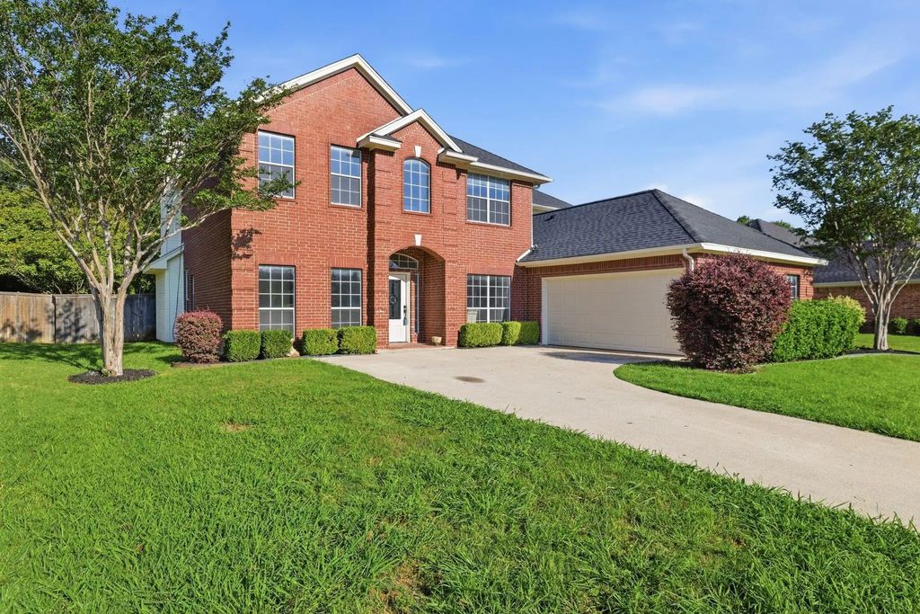 7000 Winthorp Drive, Arlington
