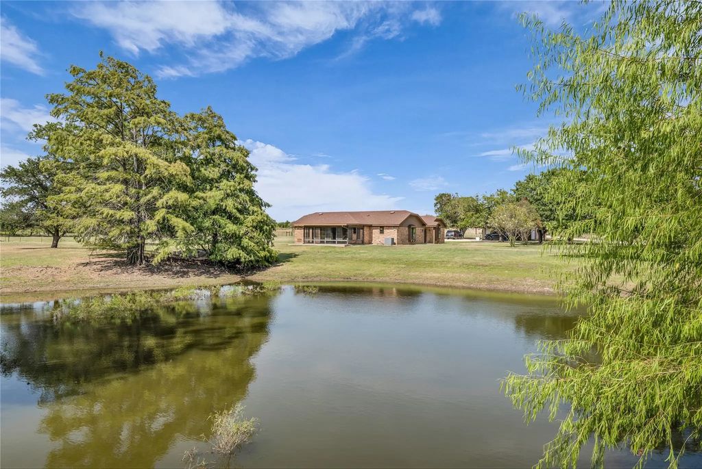 299 Aggie Way, China Spring