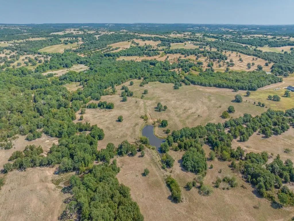 868 Nored Road, Forestburg