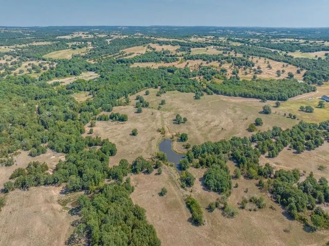 868 Nored Road, Forestburg