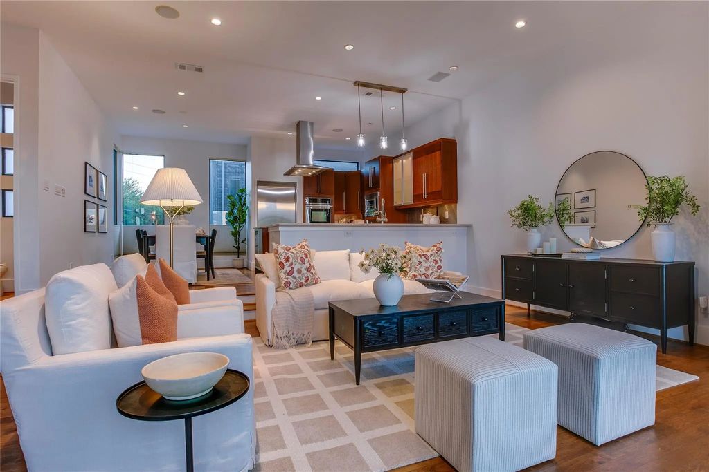433 Trinity River Circle, Dallas